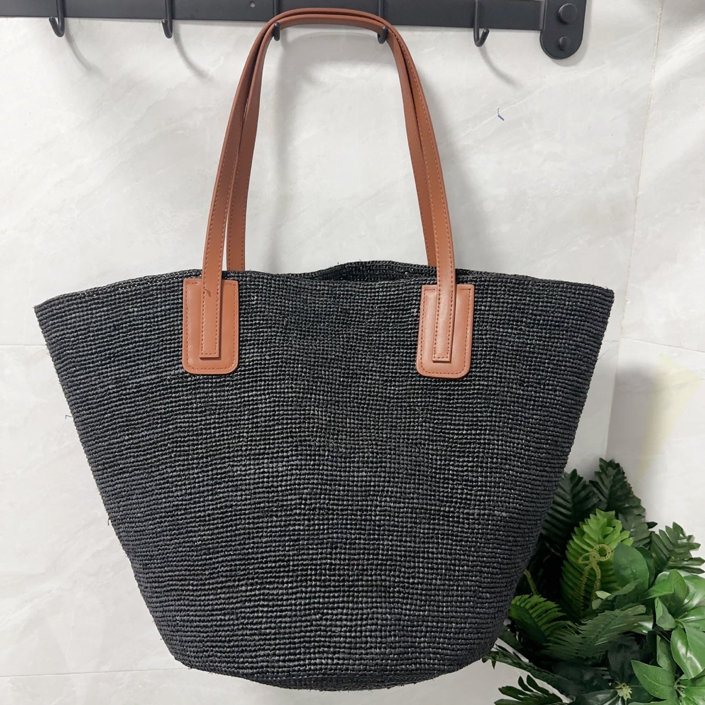 Women's Leather Strap Raffia Woven Seaside Holiday Women's Shoulder Bag