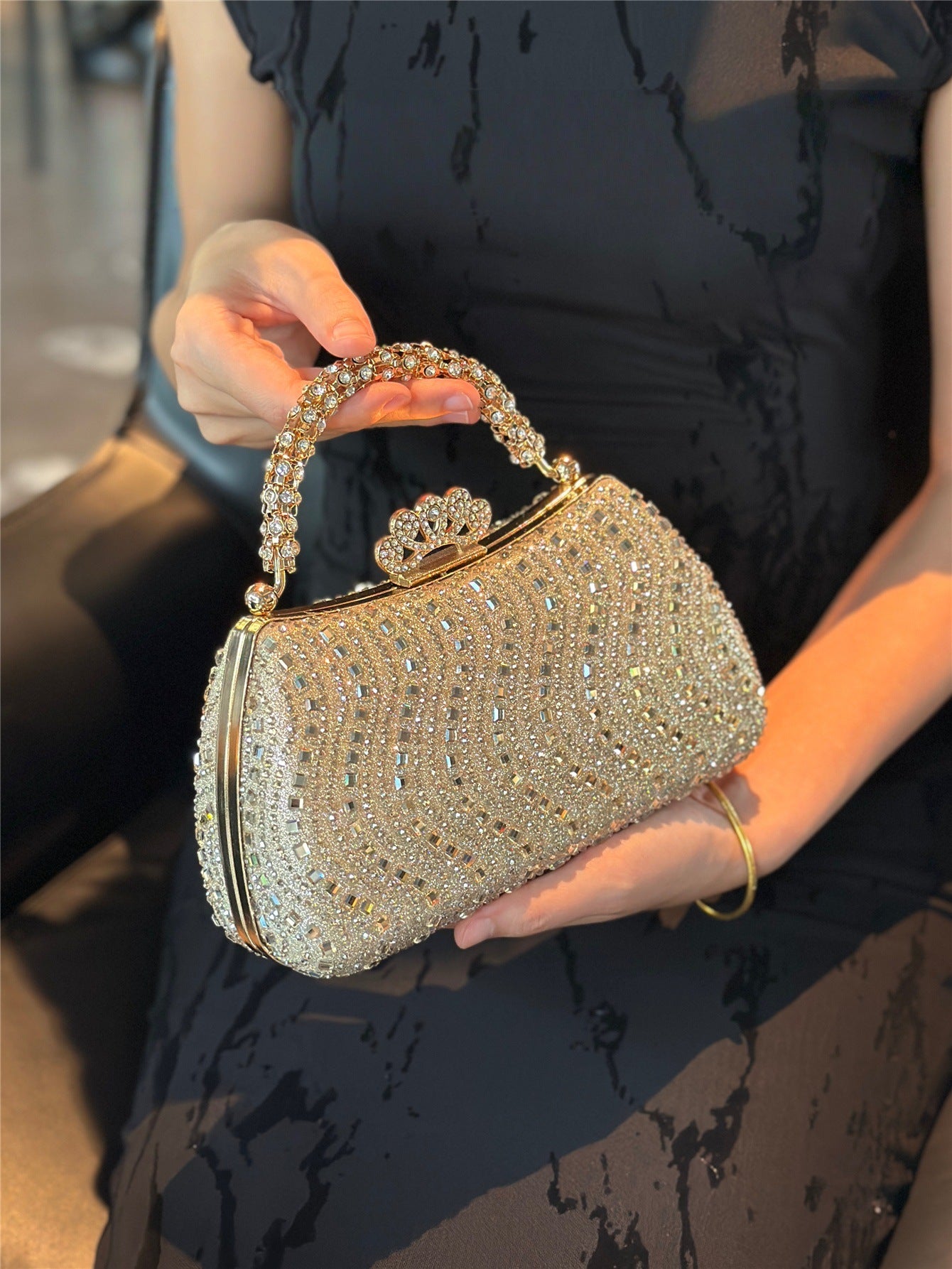Women's Shiny Gorgeous Rhinestone Ornament Fashion Elegant Luxury Dinner Bag