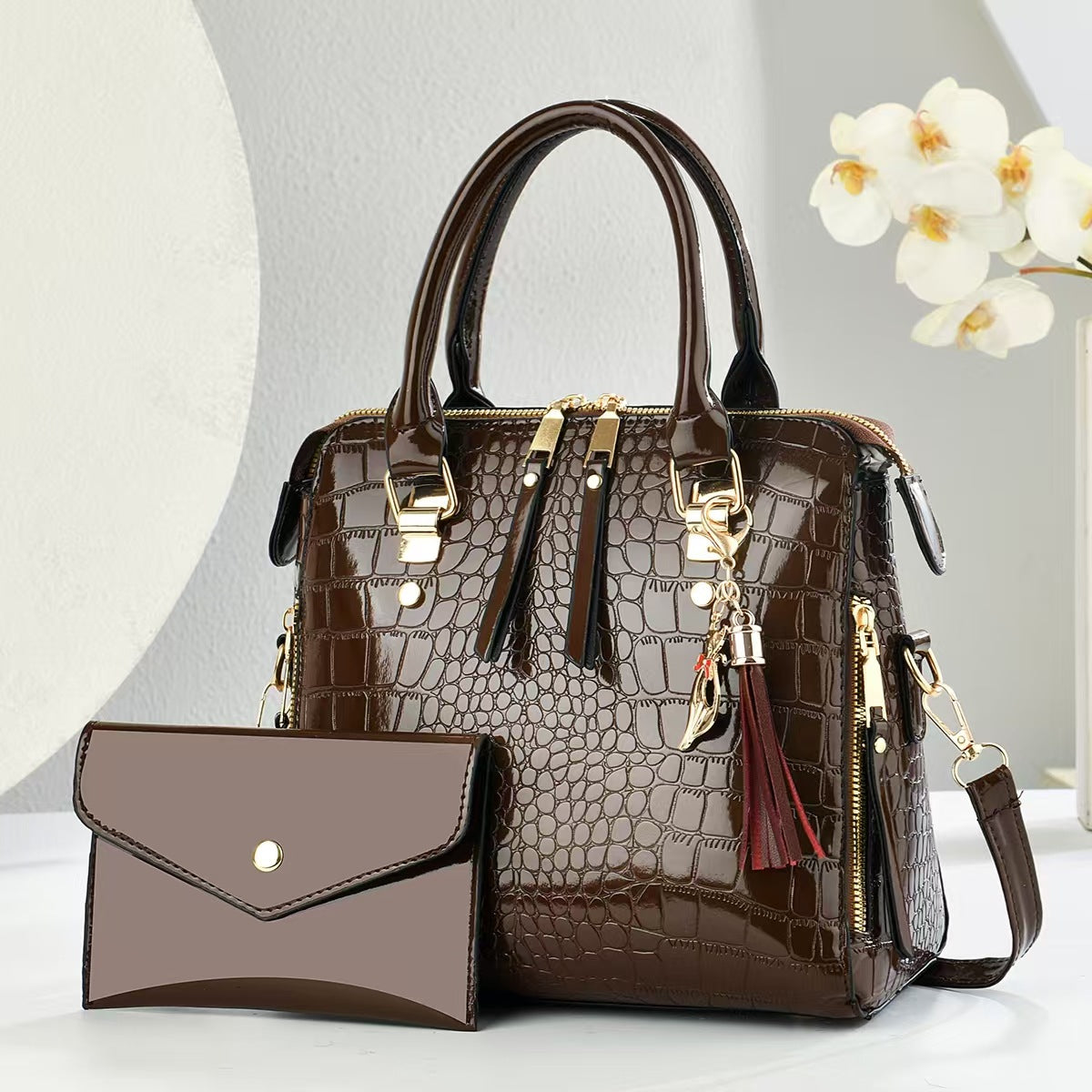 Women's Practical Lightweight Shining Leather Large Capacity Women's Handbag