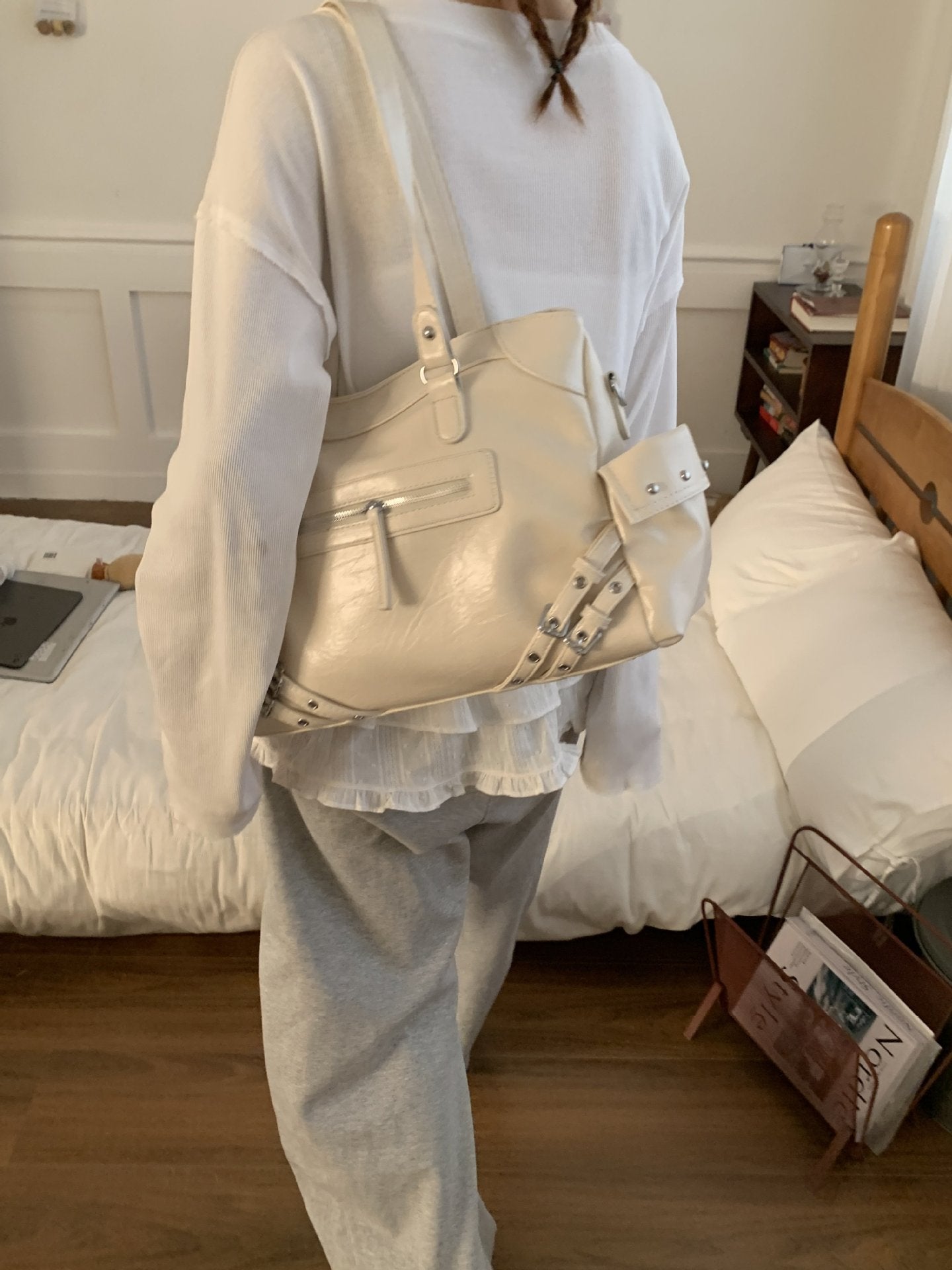 Women's Locomotive Style Large Capacity Totes Summer Tide Fashion Retro One Women's Messenger Bag