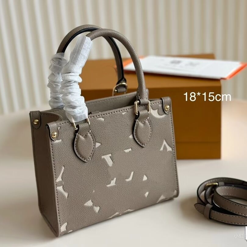 High-grade Girlfriends Birthday Gift Box Fashionable Women's Shoulder Bag