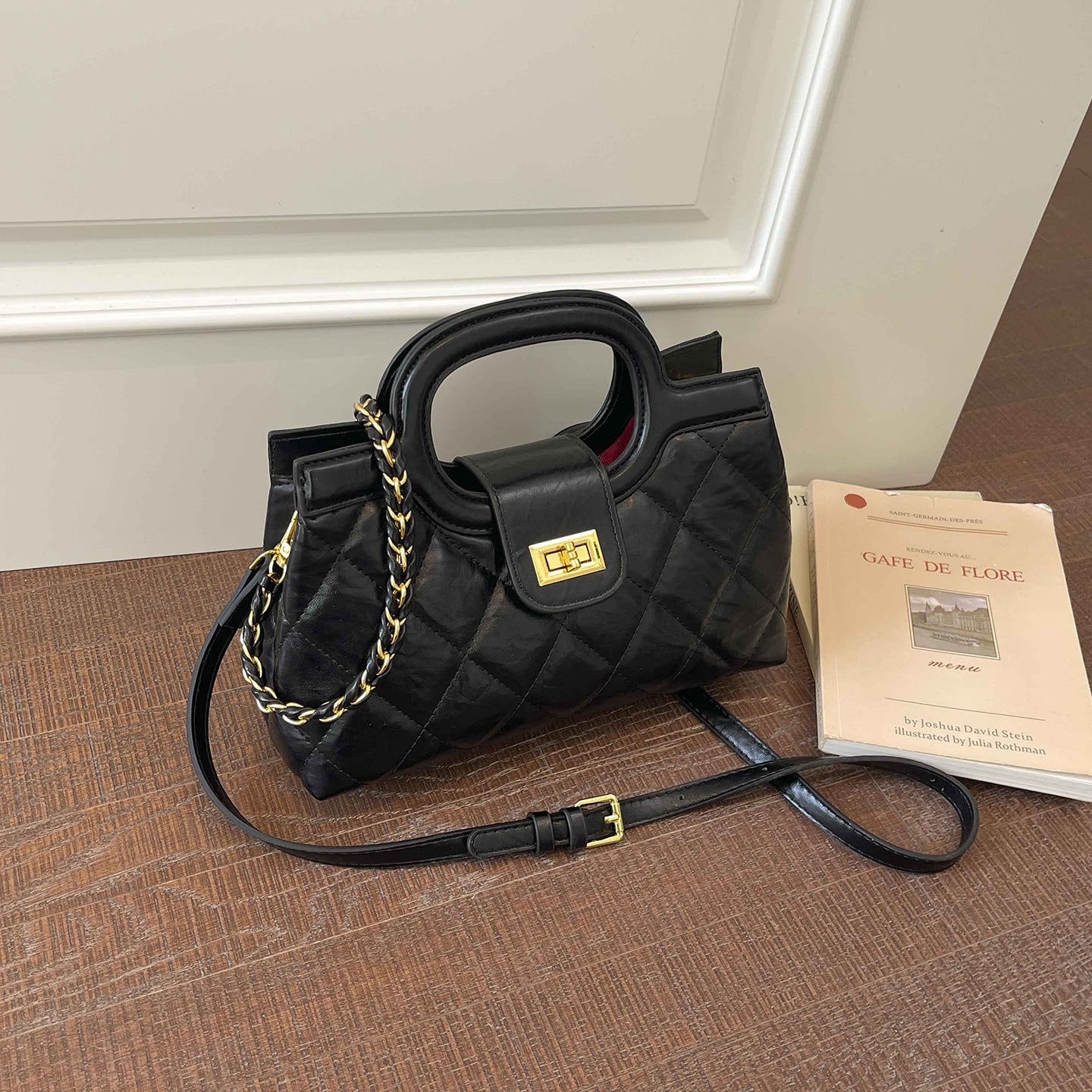 Beautiful Women's Classic Style Rhombus Chain Women's Handbag