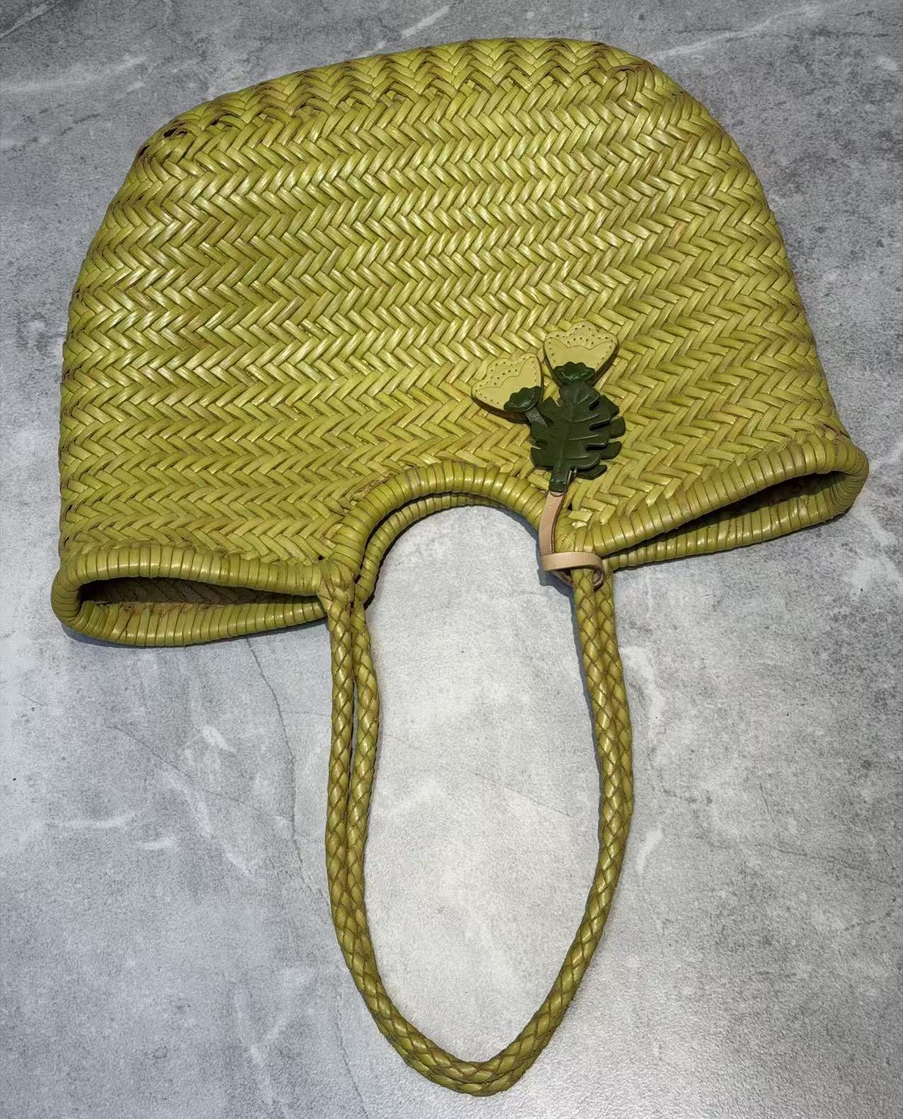 Women's First Layer Cowhide Curved Woven Genuine Leather French Vegetable Women's Shoulder Bag