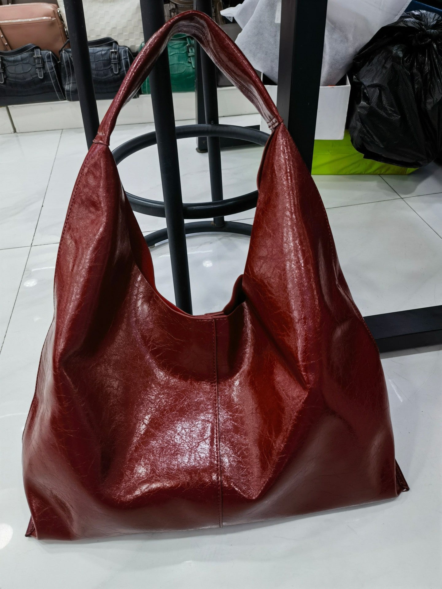 Women's Genuine Leather Handmade First Layer Oil Wax Cowhide Big Commuter Shoulder Bags