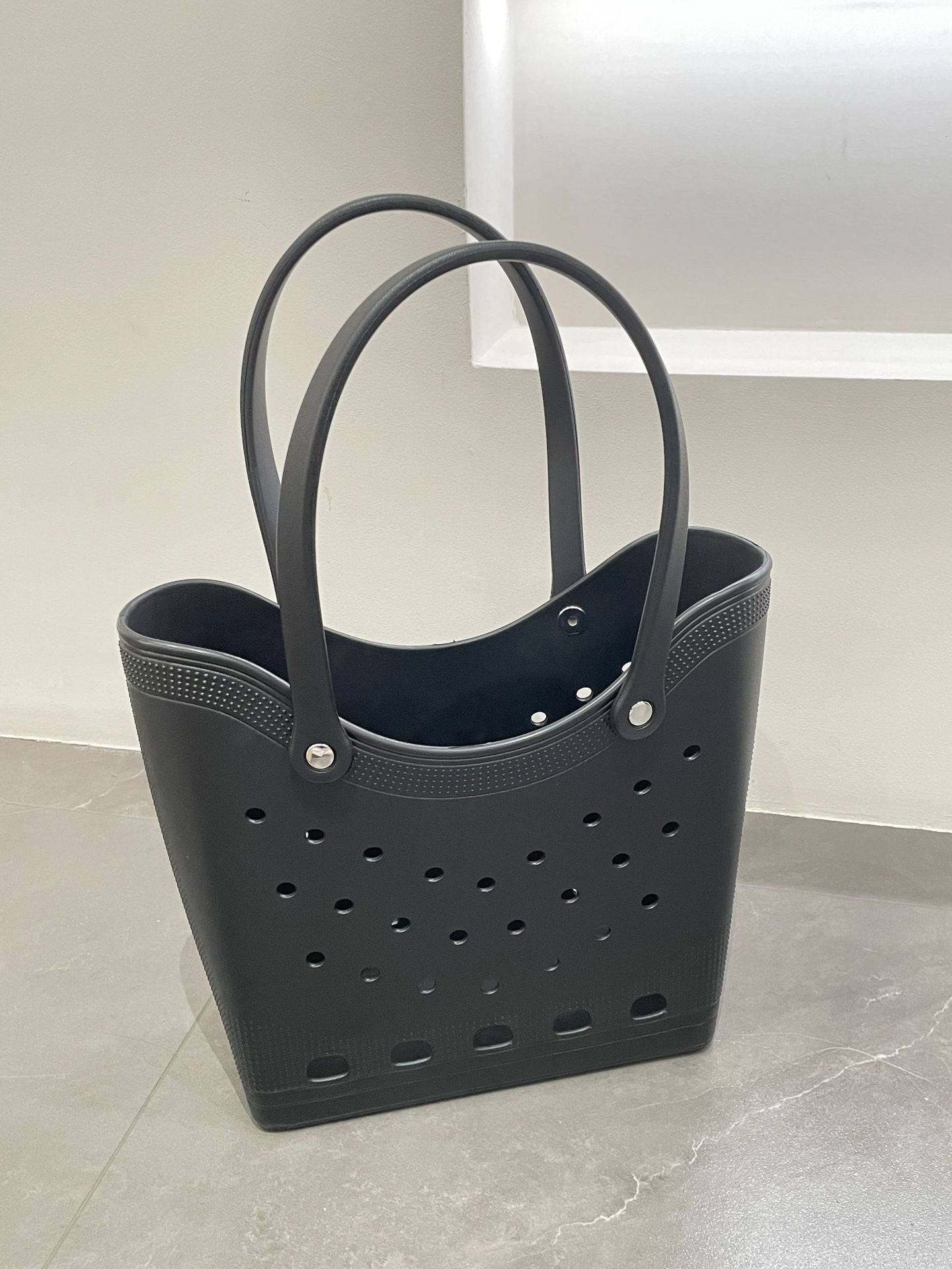 Hole Fashion Seaside Out Large Capacity Women's Handbag