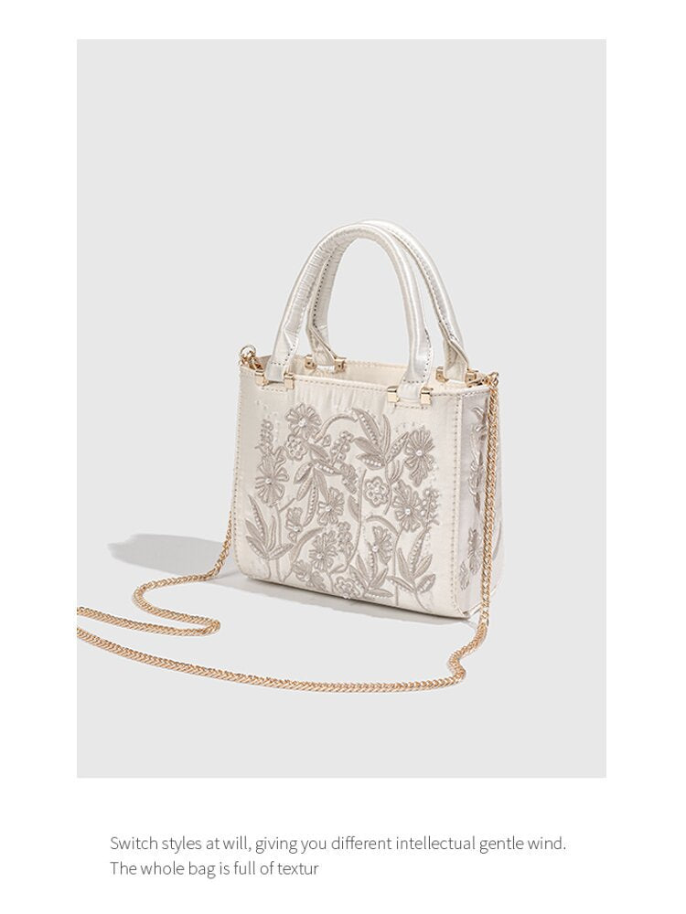 Women's Artificial Decorated Pearls Chain Hand Cheongsam Banquet Silk Satin Women's Handbag