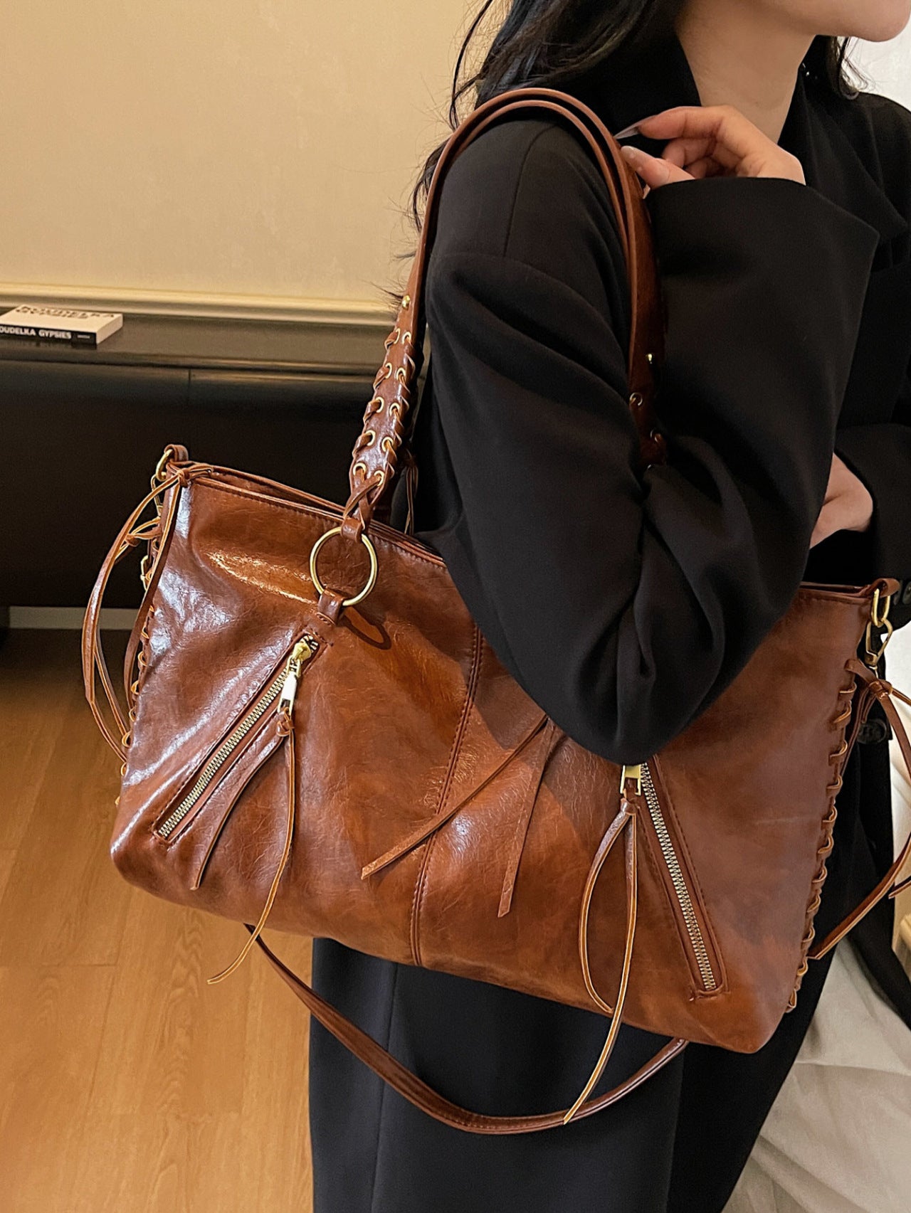 Women's Large Capacity Totes Retro Simple High-grade Affordable Luxury Fashion Women's Shoulder Bag