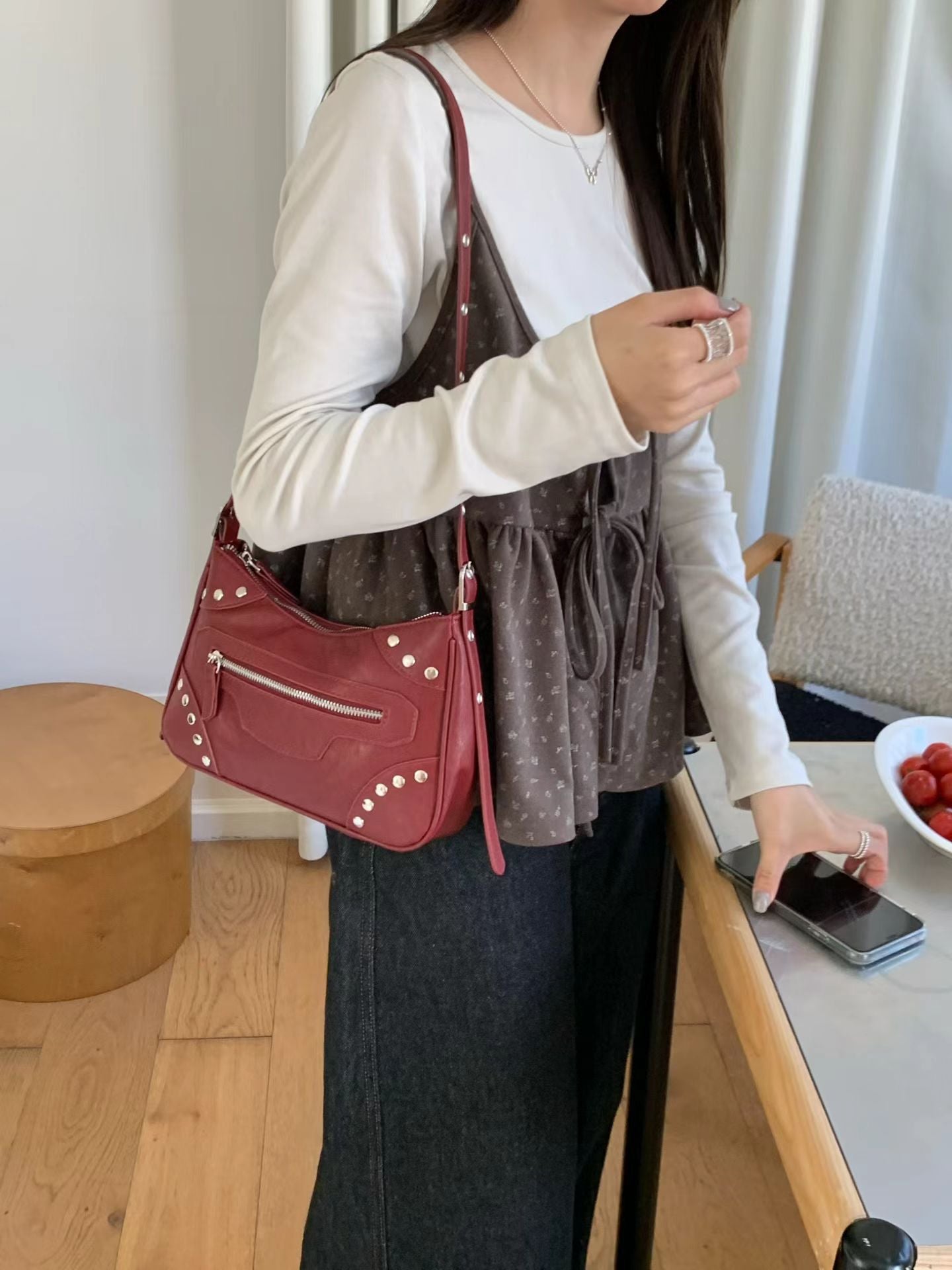 Women's Street Cool Rivet Motorcycle Retro Hot Sweet Women's Handbag