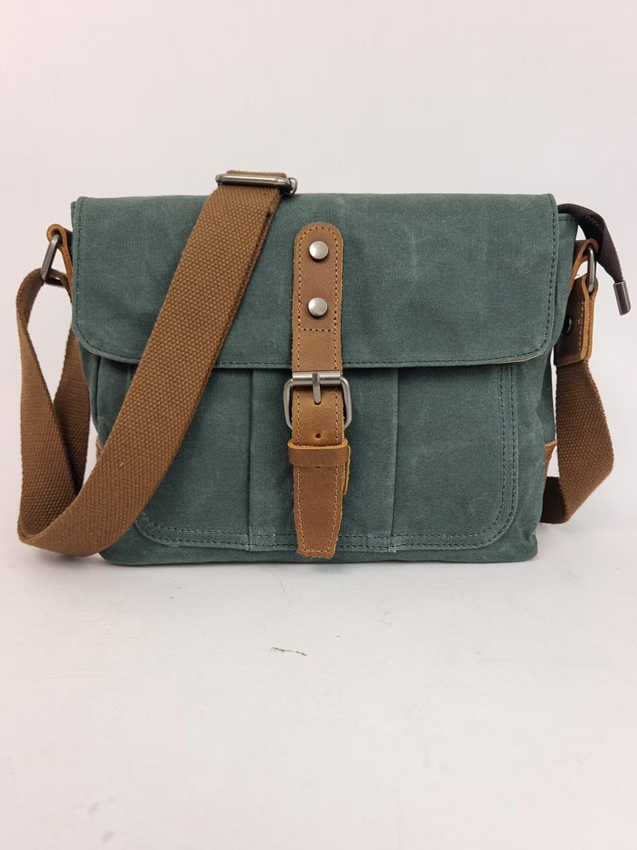 Men's Retro Motorcycle Simple Batik Waterproof Canvas Men's Shoulder Bag