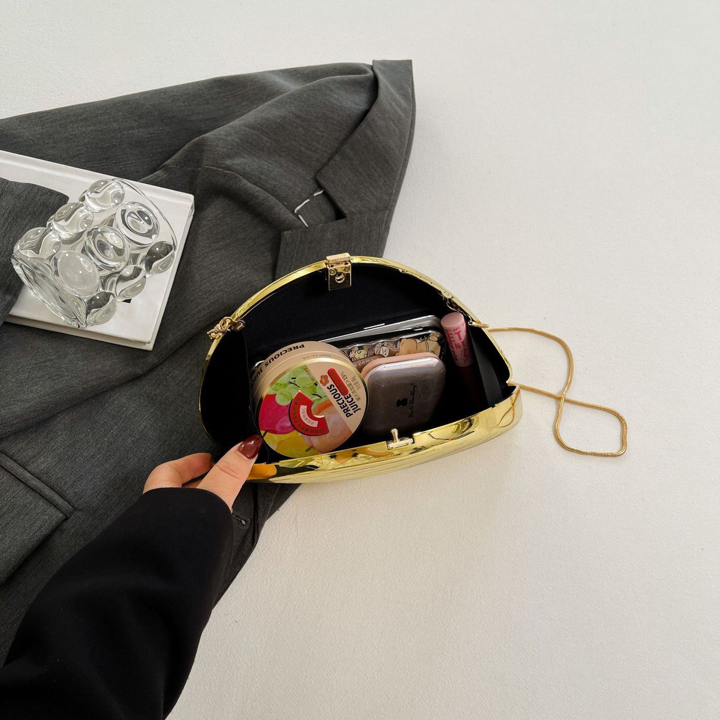 Women's Creative Conch Box Acrylic African Hand Women's Messenger Bag