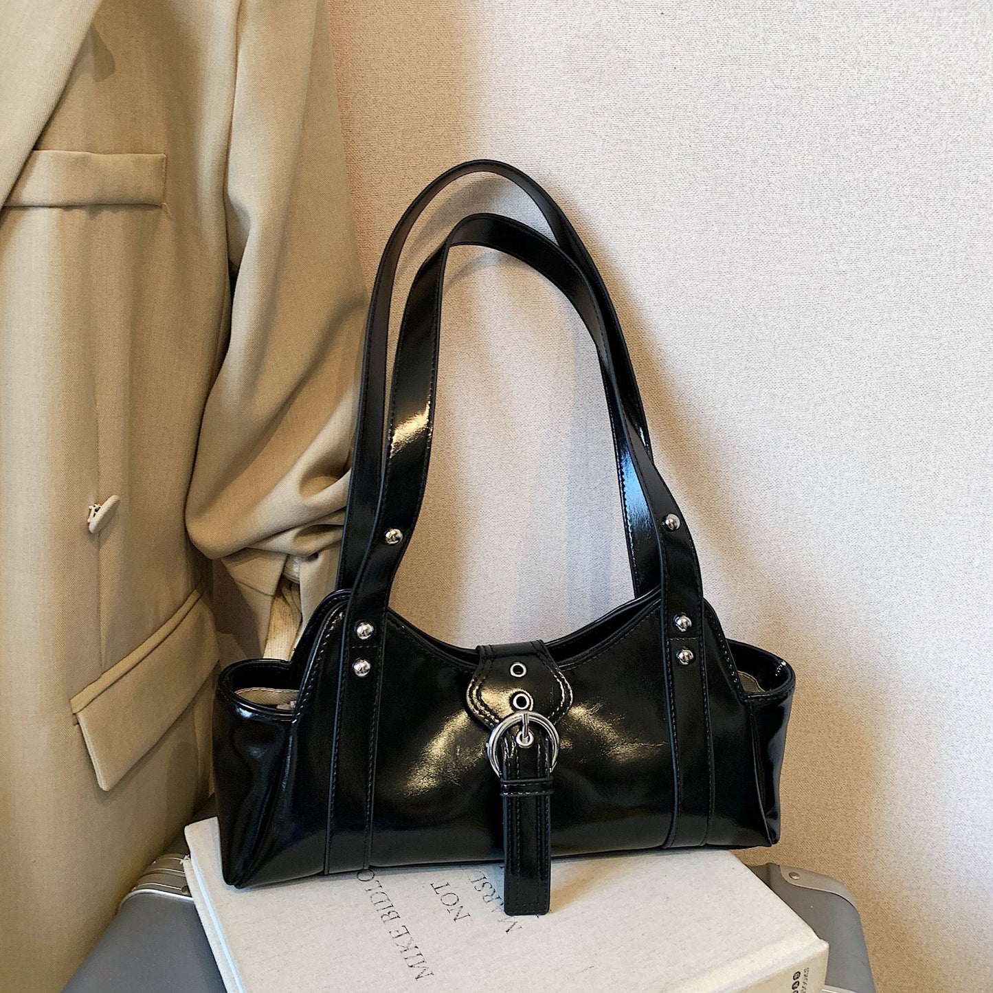 Retro Soft Leather Large Capacity Fashionable Underarm Bag
