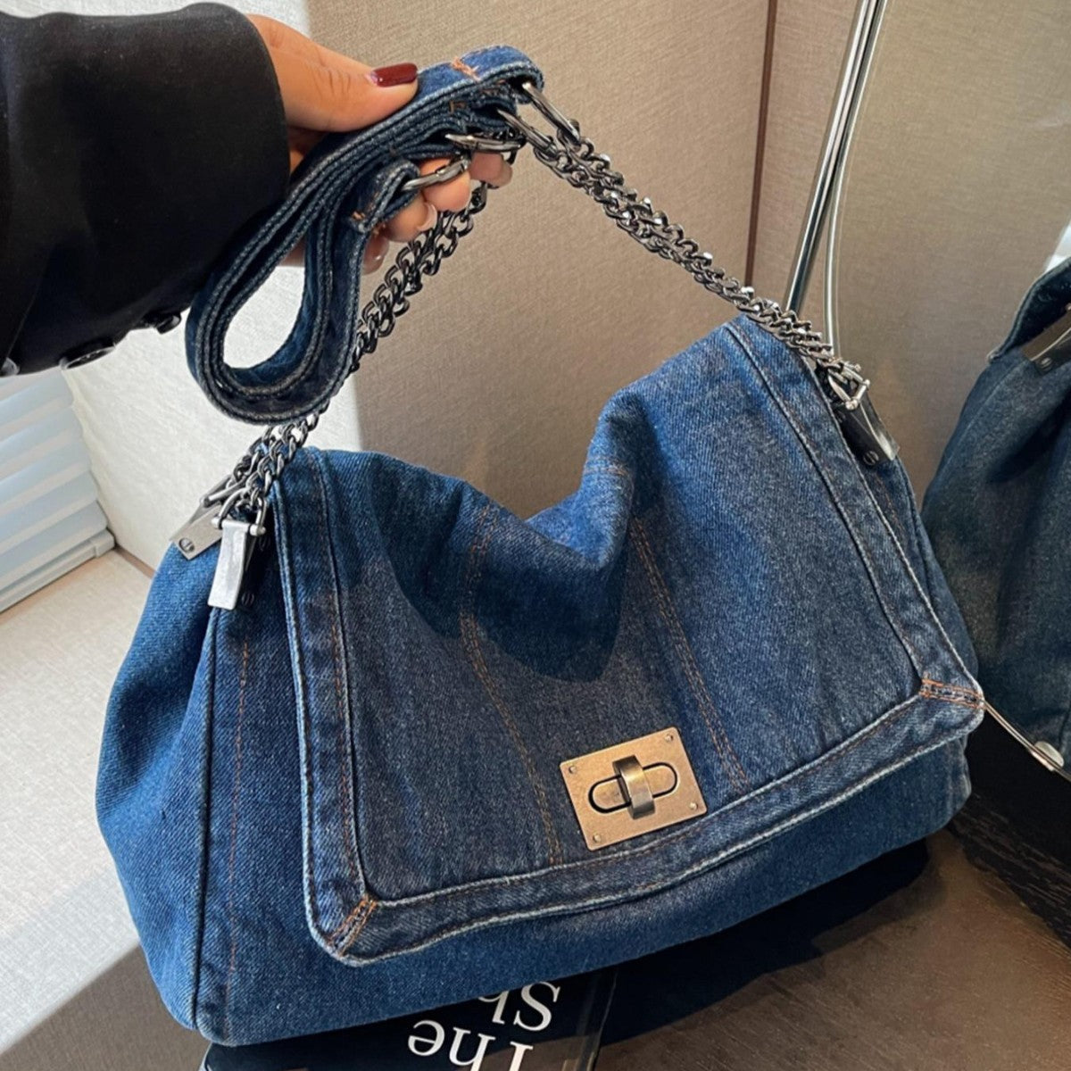 Women's Chain One Fashion Commuter Underarm Retro Women's Messenger Bag
