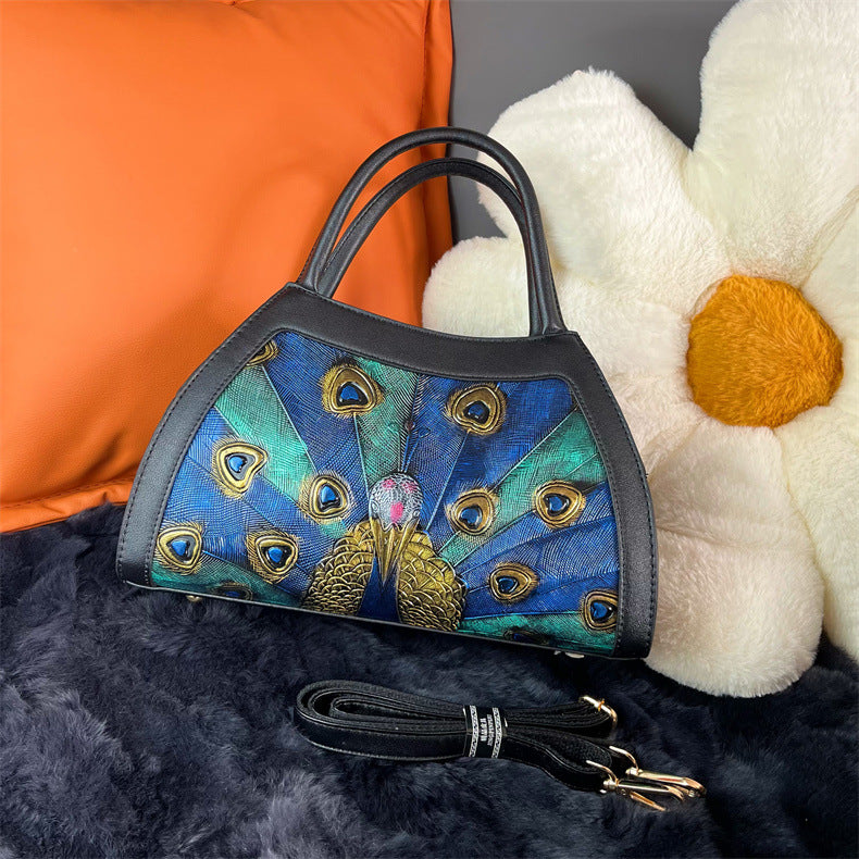 High Sense Retro Affordable Luxury Fashion Peacock Pattern Carved Elegant Shoulder Bags