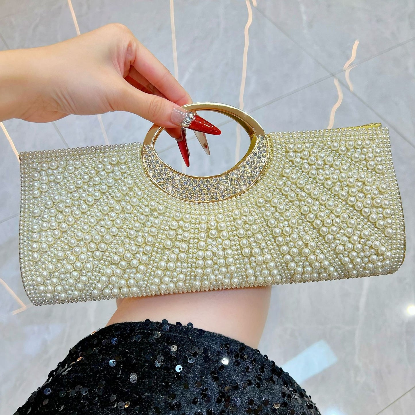 Elegant Shiny Diamond Hand High Sense Pearl Dinner Bag