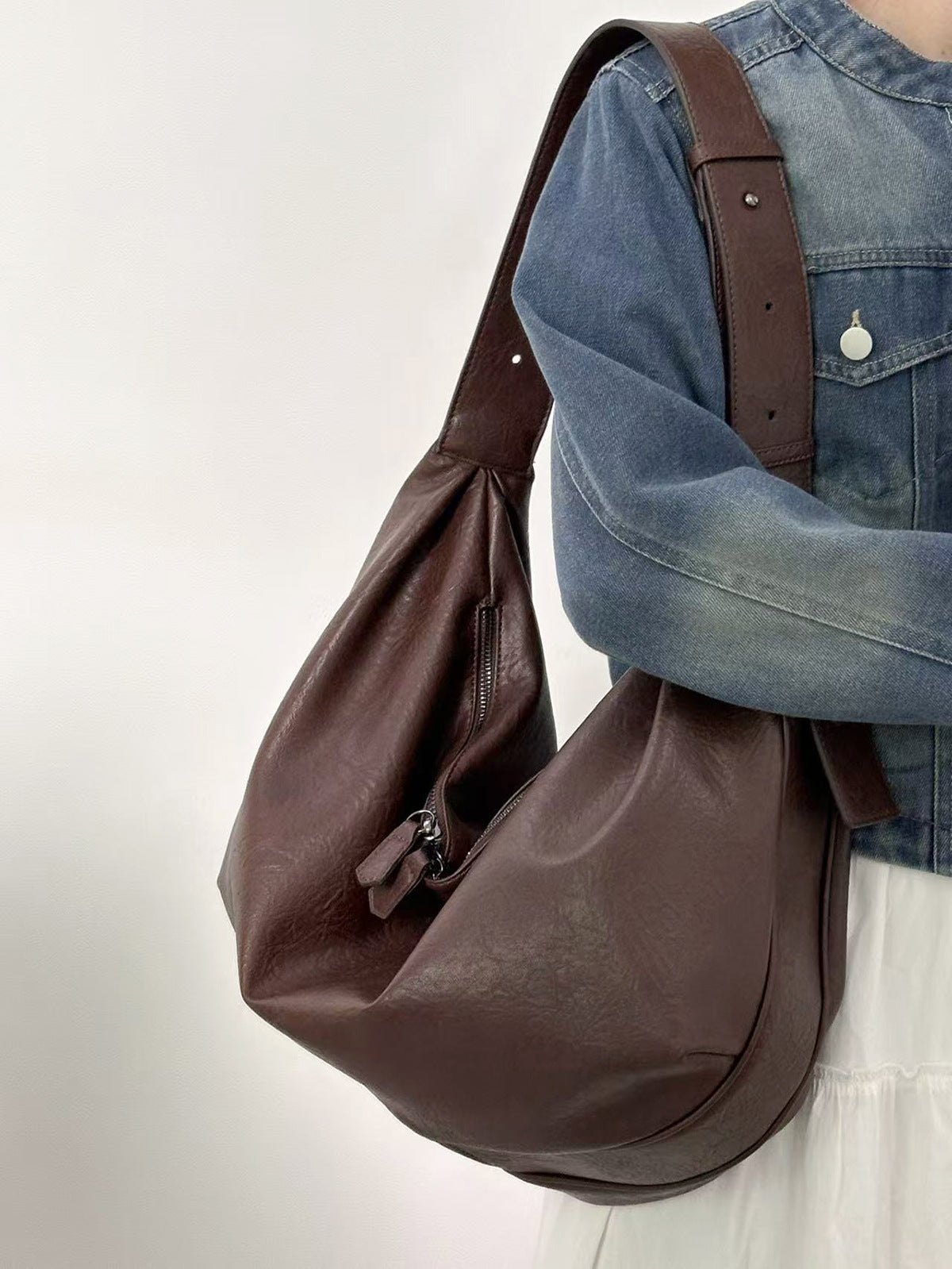 Women's Leather Large Capacity Black Dumpling Retro Tote Bag