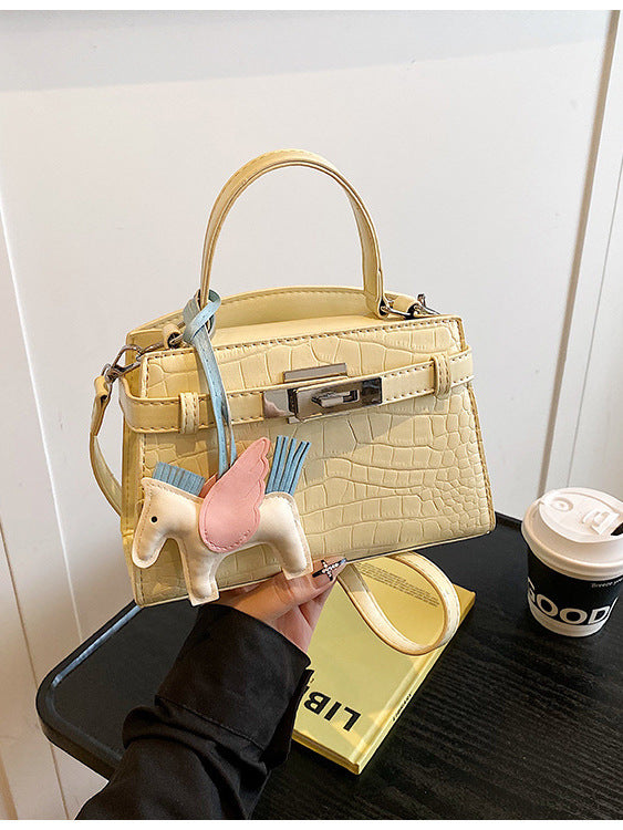 Women's Summer Simple Textured Western Style Niche Commuter Bags
