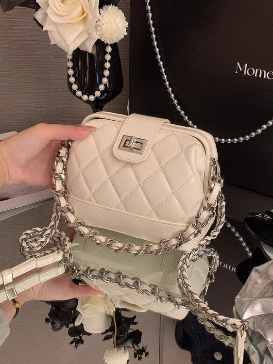 High-grade Niche Rhombus Embroidery Thread Shell Fashion Bags