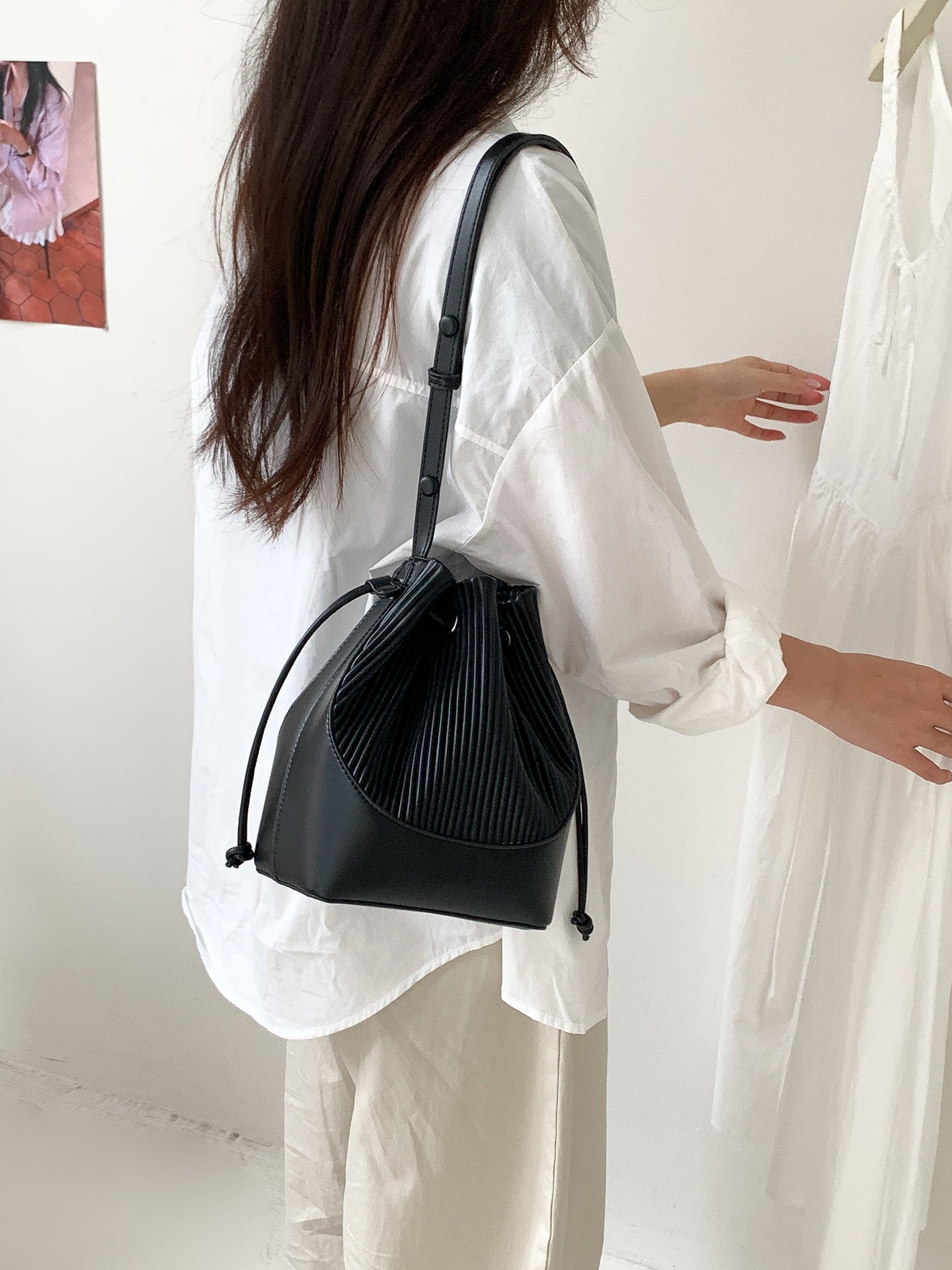 Women's Style Commute Pleated Portable High-grade Niche Drawstring Shoulder Bags