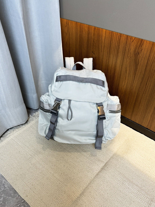 Women's Large Capacity Cover Waterproof Fabric Simple Couple Leisure Backpack