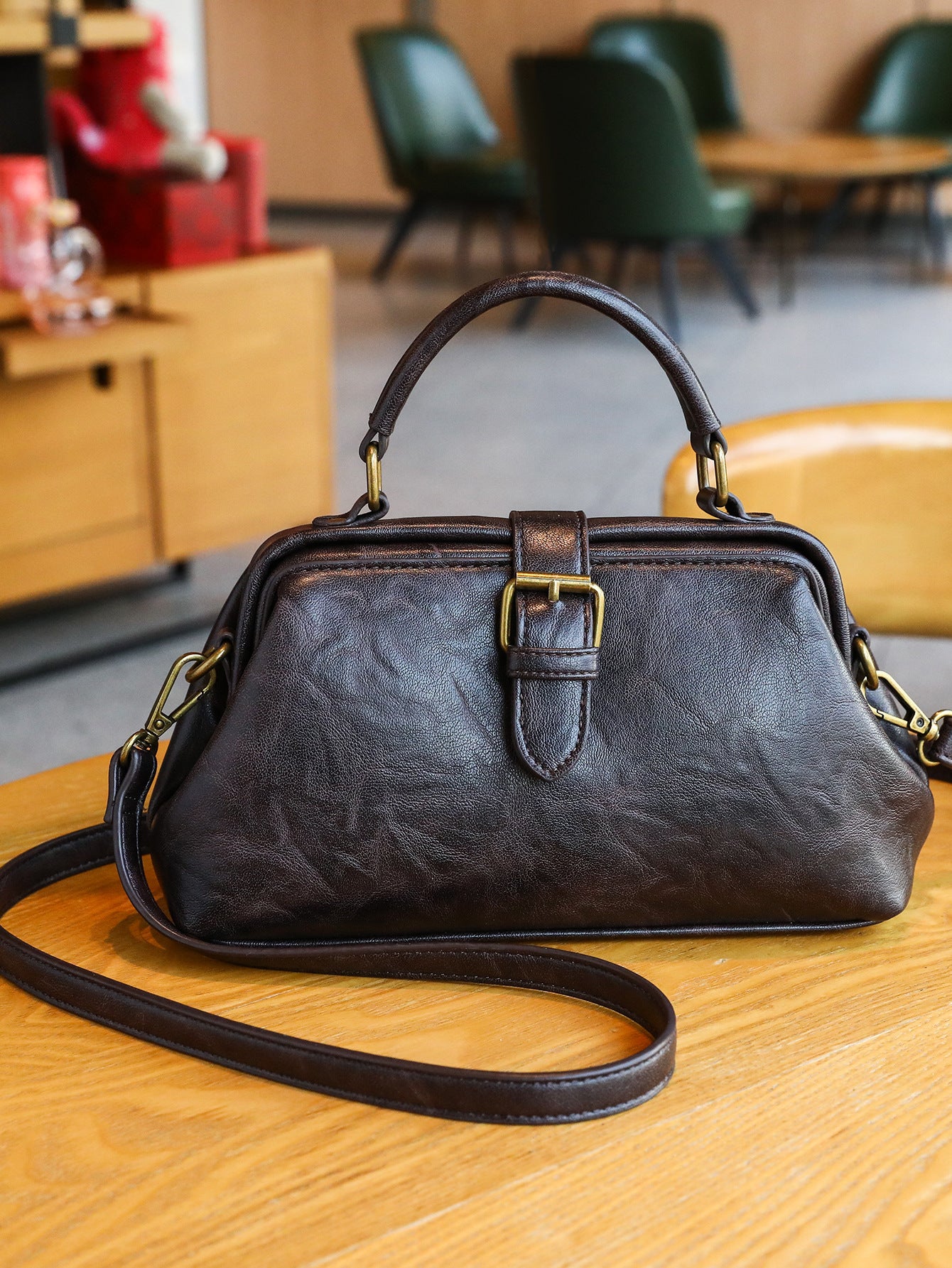 Comfortable Women's Fashion Retro High-grade Clip Handbags