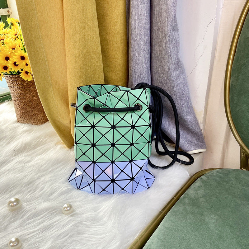 Women's Drawstring Double Stitching Glossy Diamond Plaid Bags