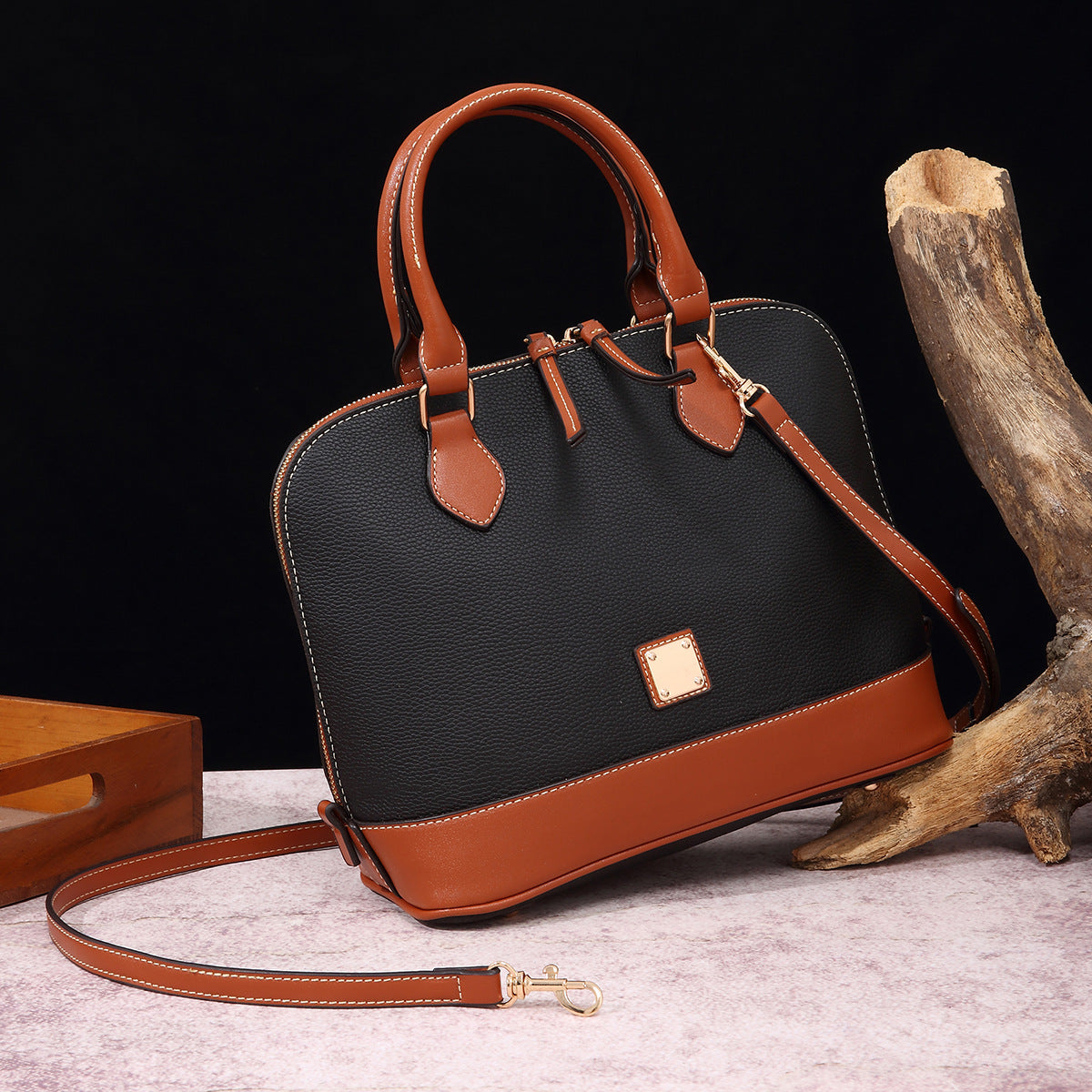 Women's Holding Color Matching Lychee Pattern Leather Women's Handbag