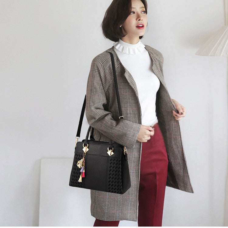 Women's Fashionable Elegant Good-looking Portable Simple Design Women's Messenger Bag