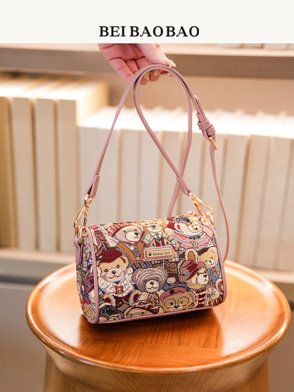 Women's Source Fresh Sweet Victory Bear Simple Women's Messenger Bag