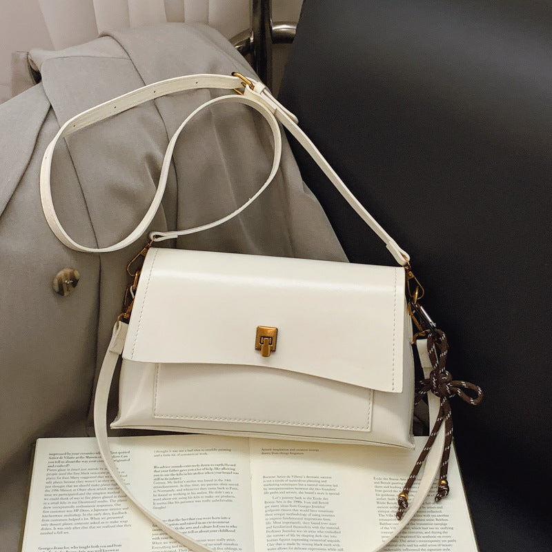 Women's Retro Oil Wax Skin Underarm Simple Commute Bags