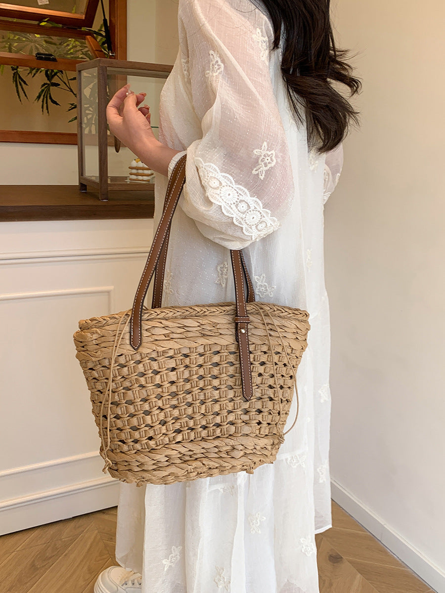 Women's Straw Woven Hand-woven Artistic Style Portable Seaside Vacation Tote Bag