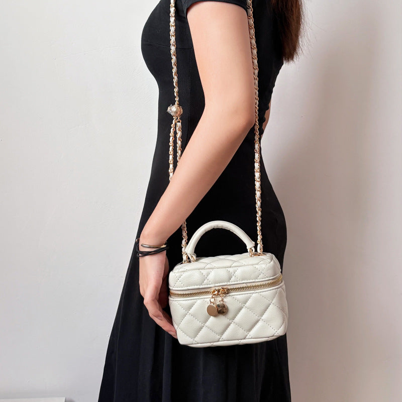 Female Classic Style High Sense Diamond Commuter Chain Women's Shoulder Bag
