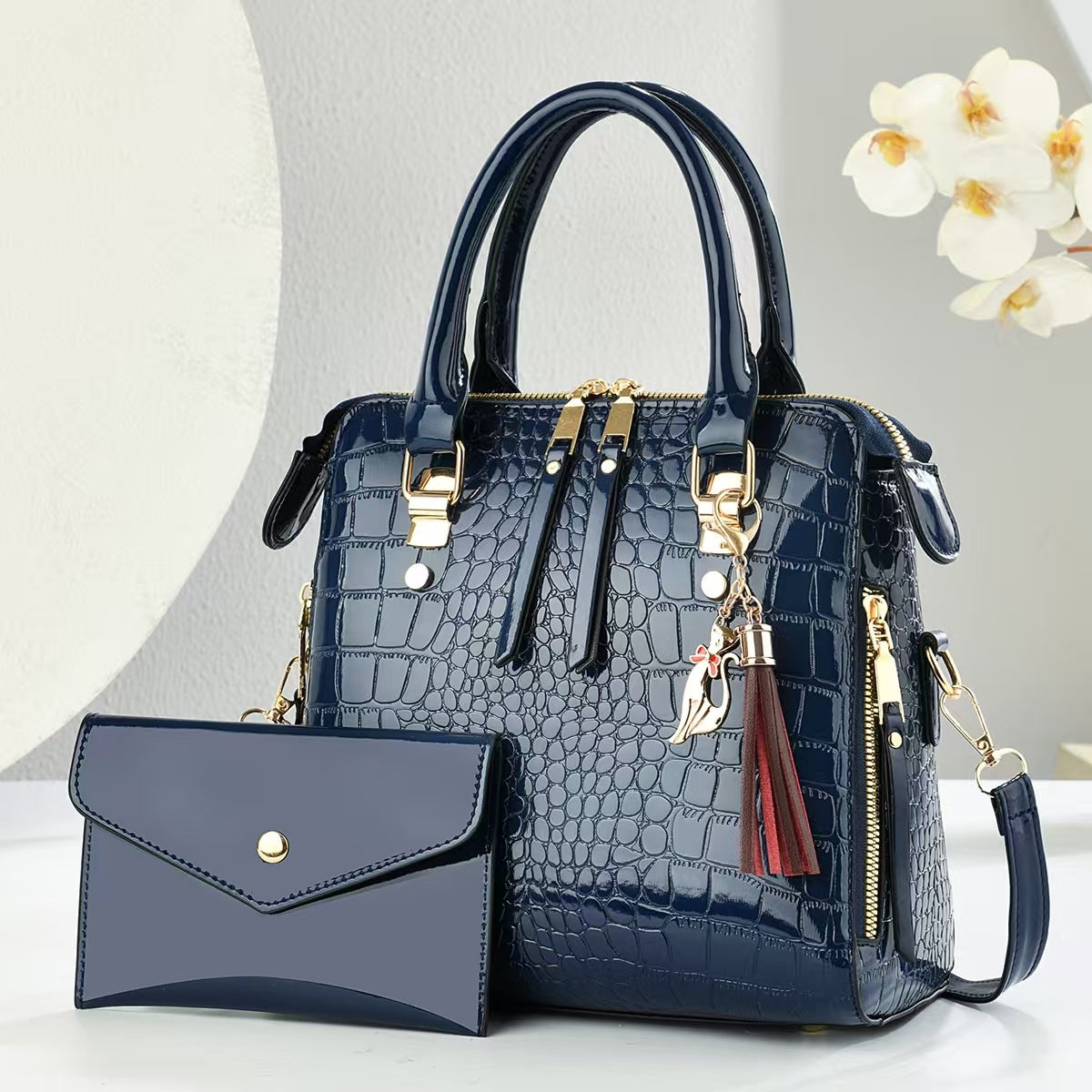 Women's Practical Lightweight Shining Leather Large Capacity Women's Handbag