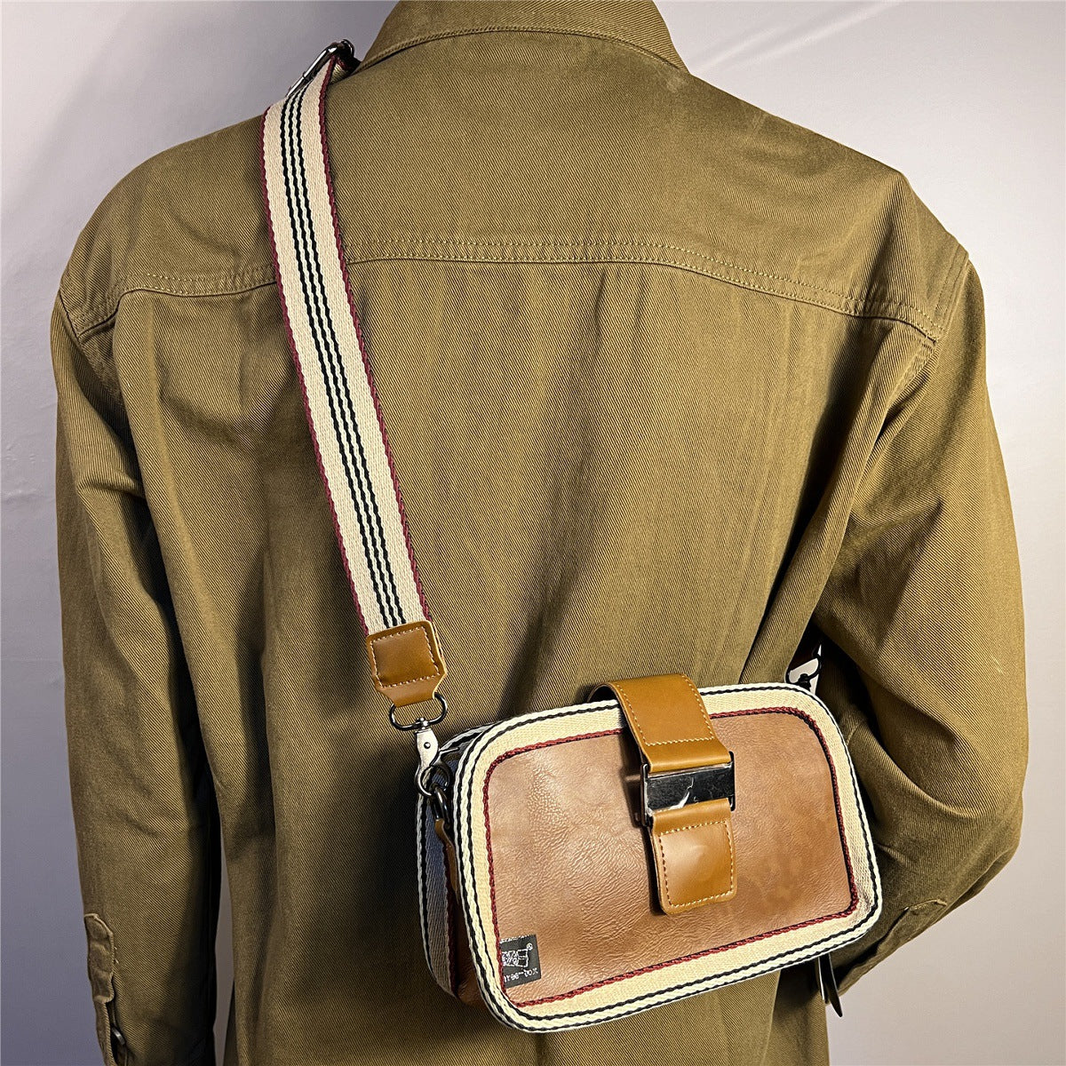 Men's Light Luxury Fashion Leisure Commute Motorcycle Men's Shoulder Bag