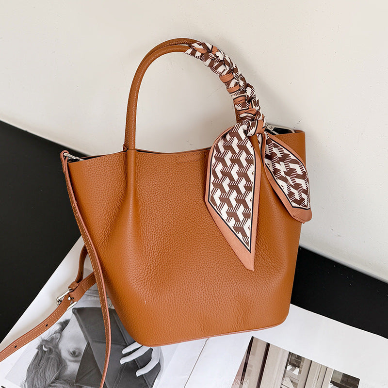 Women's Genuine Leather Large Capacity First Layer Cowhide Commuter Women's Messenger Bag