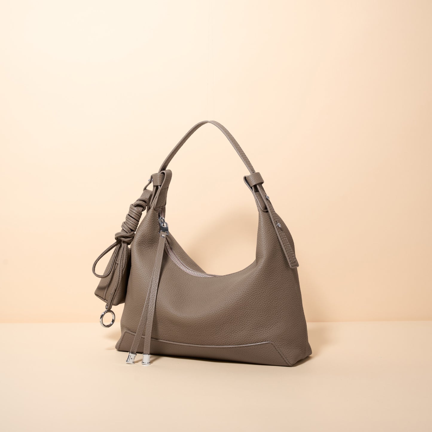 Women's First Layer Leather Large Capacity Mummy Dumpling Fashion Simple Women's Shoulder Bag