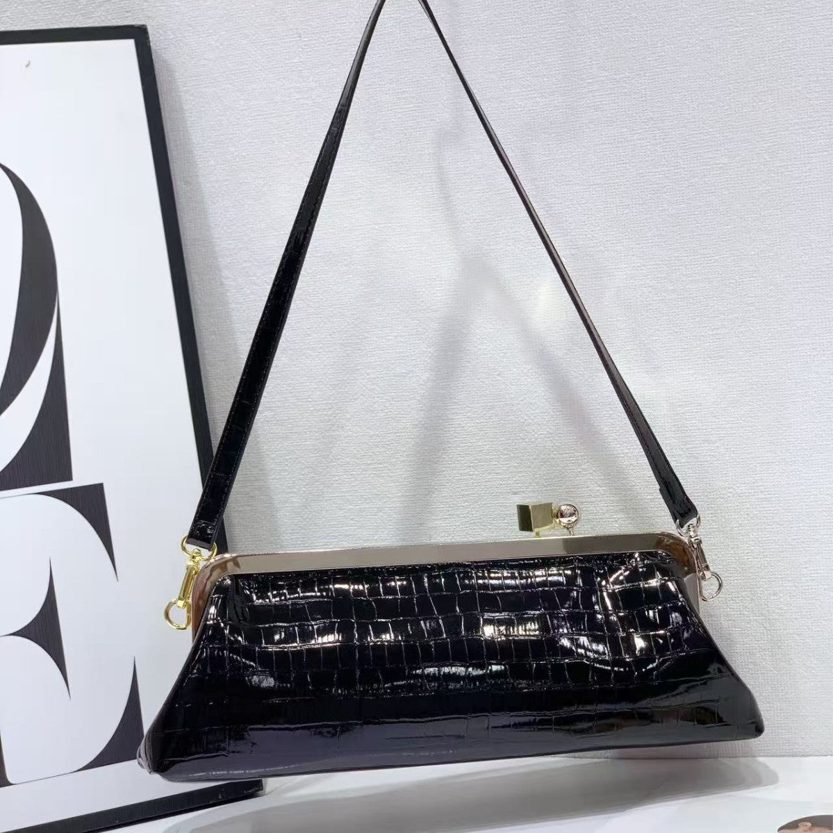 Cowhide Baguette Hand-held Dress Dinner Triangle Commute Women's Shoulder Bag