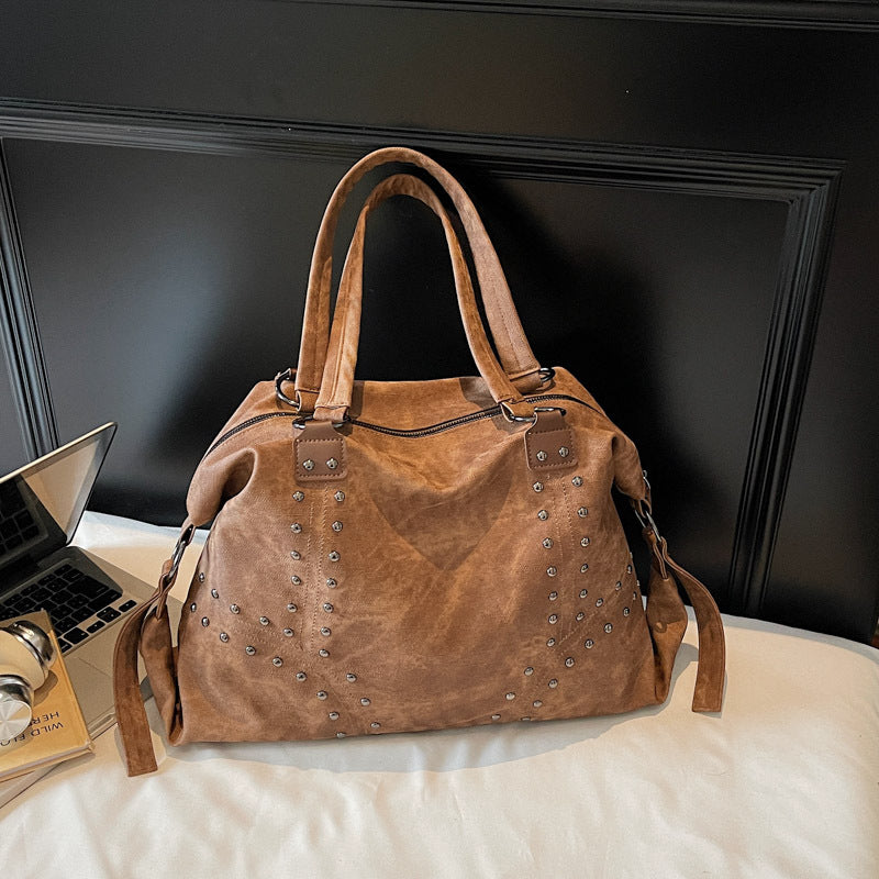 Women's Retro Fashion Rivet Simple Large Capacity Women's Shoulder Bag