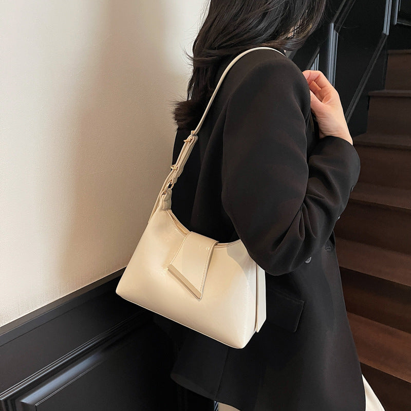 Women's Spring Flow Solid Color Underarm Simple Western Style Women's Shoulder Bag