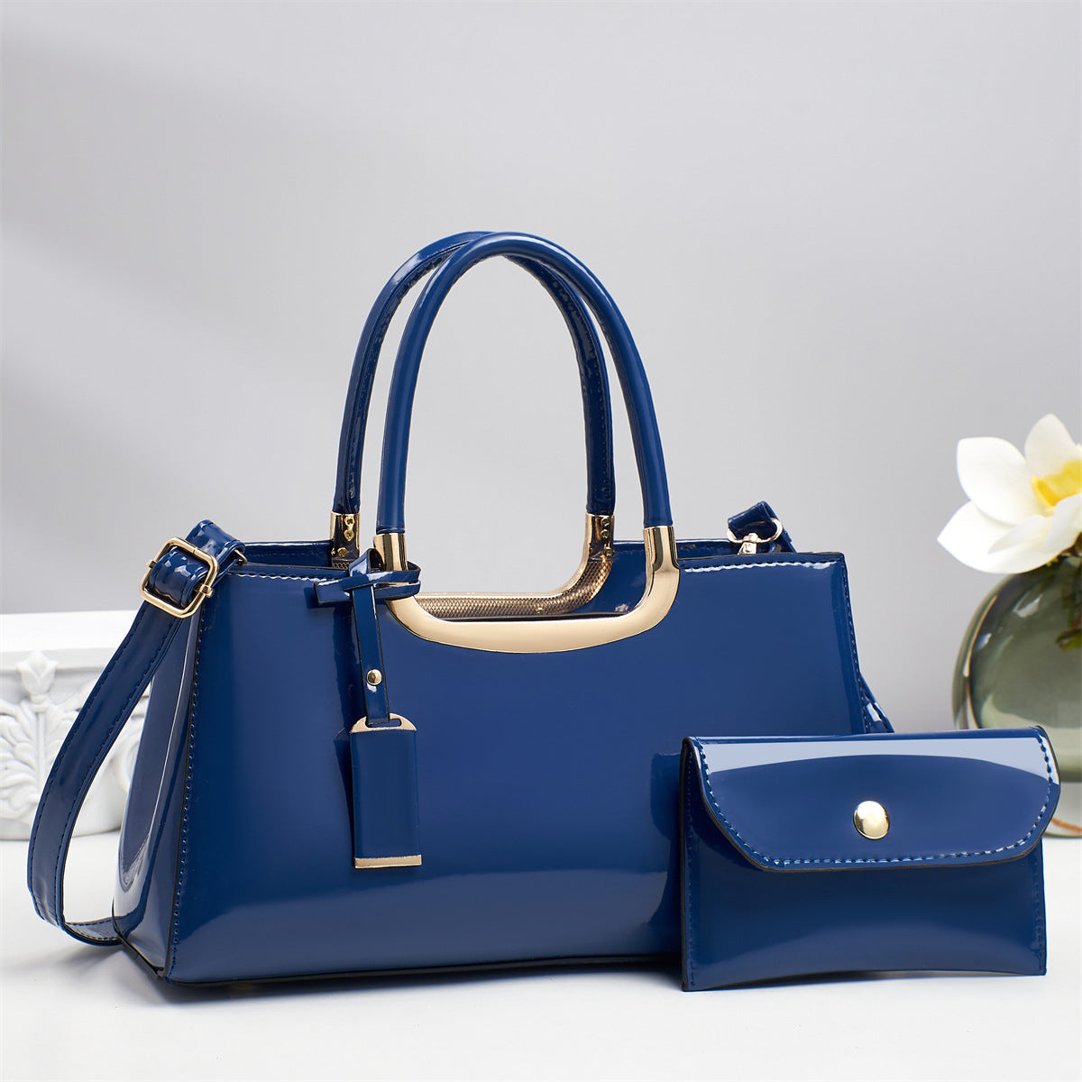 Women's Large Capacity Textured Bright Leather Light Women's Handbag