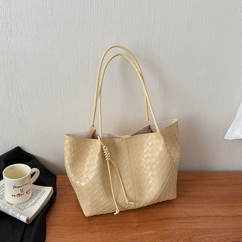 Women's Summer Popular Woven Pattern Fashion Commuter Tote Bag