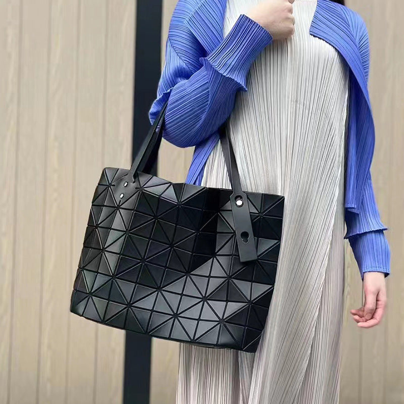 Women's Spring Rock Geometric Rhombus Fashion Large Capacity Frosted Women's Shoulder Bag