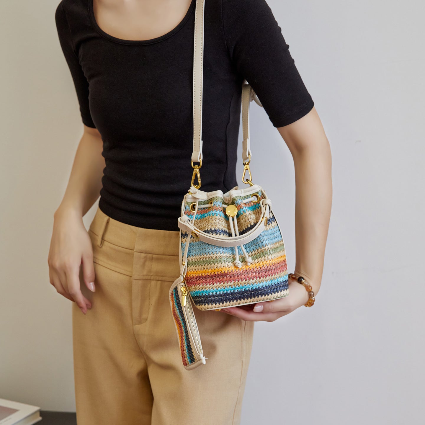 Women's Fashion Best-selling Rainbow Bar Woven Versatile Women's Messenger Bag