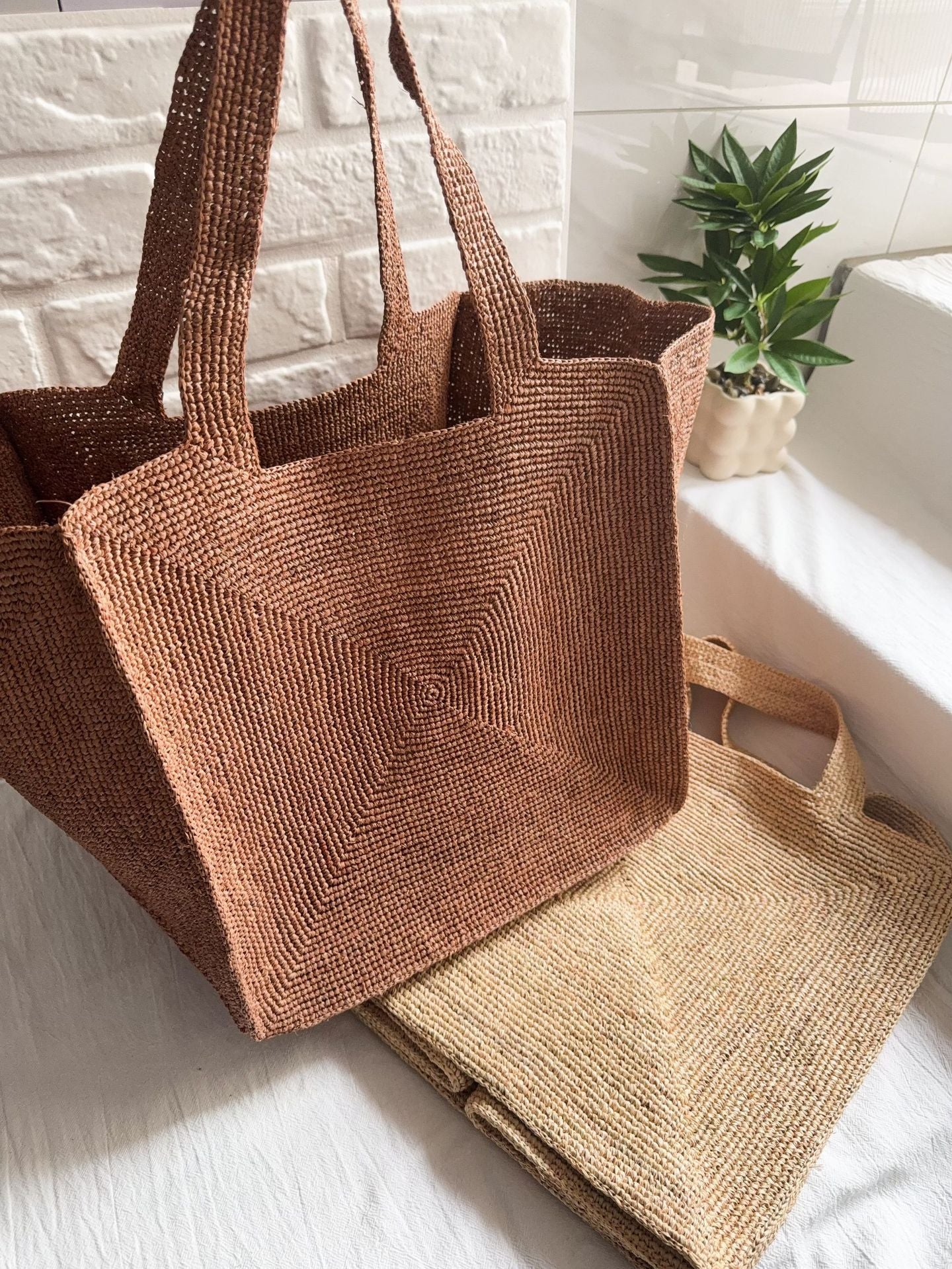 Elegant Hand Crocheting Raffia Seaside Vacation Tote Bags
