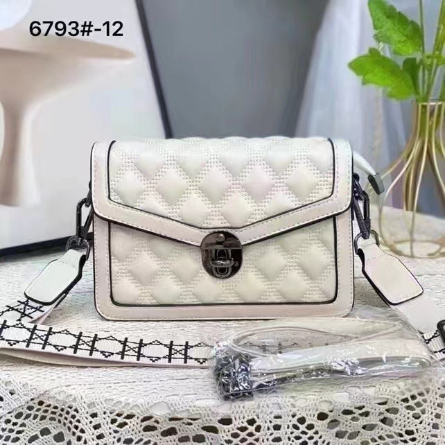 Women's Versatile Fashion Rhombus Chain Commute Pouch Women's Shoulder Bag