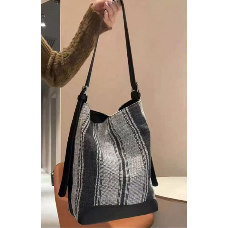 Women's Fashionable Niche High-grade Large Capacity Portable Women's Shoulder Bag
