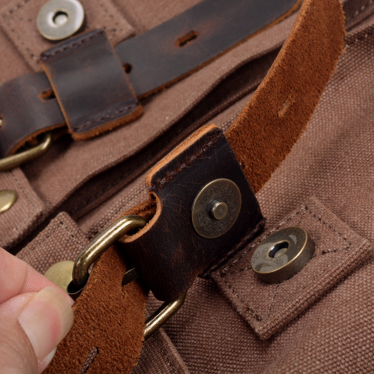 Comfortable Retro Canvas Leather Outdoors Commute Men's Shoulder Bag