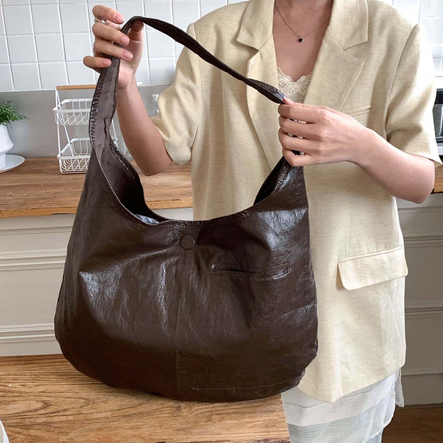 Women's Style Minimalist Idle Soft Oil Wax Leather Women's Shoulder Bag