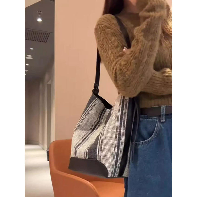 Women's Fashionable Niche High-grade Large Capacity Portable Women's Shoulder Bag